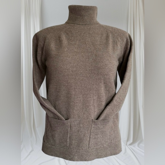 Max Studio Sweaters - ✅100% Extra Fine Merino Wool Sweater